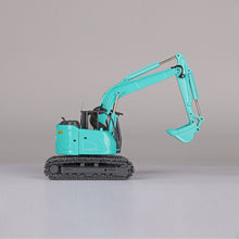 Afbeelding in Gallery-weergave laden, Side view of the all-new Japanese-spec Kobelco SK135SR Scale Model.
